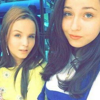 Foto de agora aqui no #SBT com a #LarissaManoela