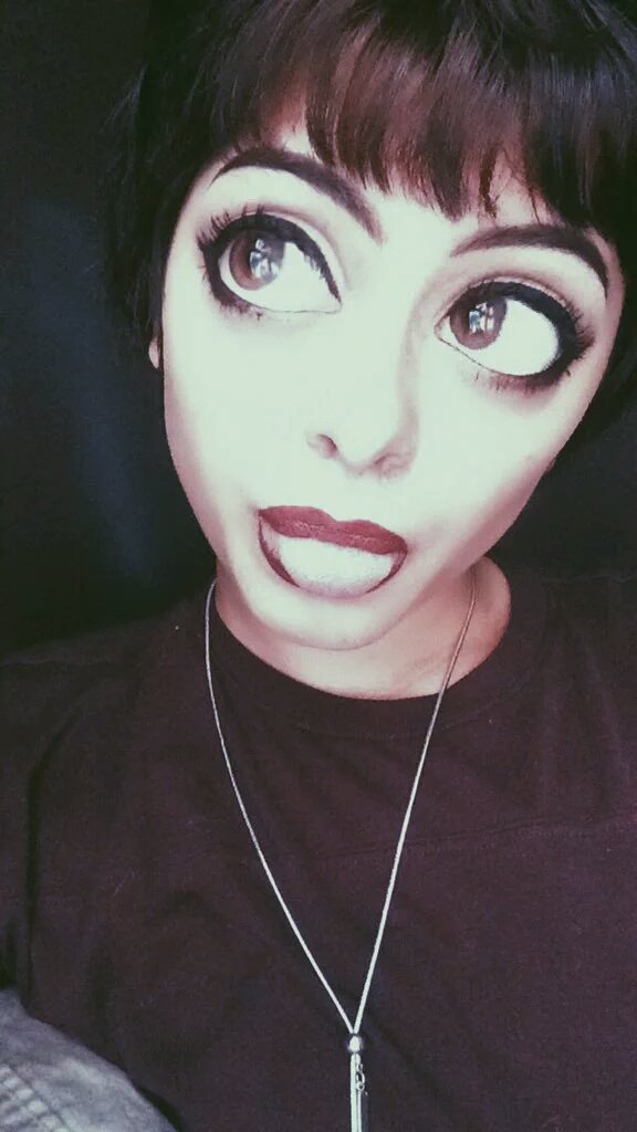 NiaLcv3lis's tweet image. Hey I Didn't See You There! I'm The Drummer in Hey Violet. pretty Cool Huh? Anyways Could You Rt This For me