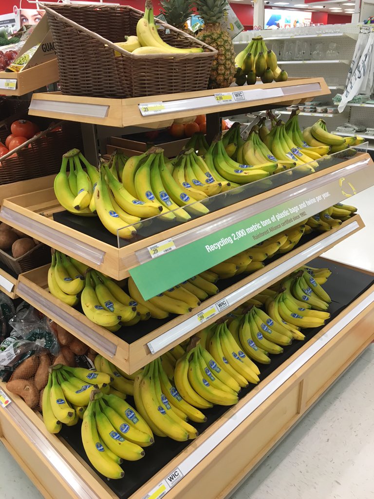 CaitlinADaley1's tweet photo. #FreshandFull in Market this morning!! #SnowStormReady https://t.co/CpGLsX91xJ