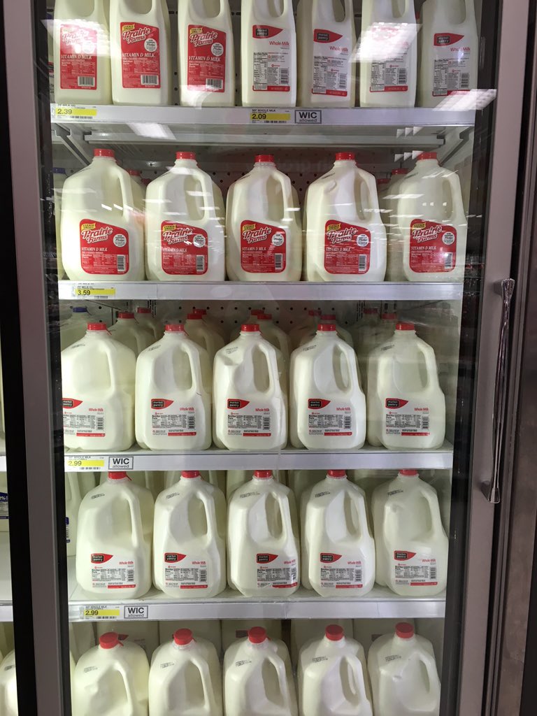 CaitlinADaley1's tweet photo. #FreshandFull in Market this morning!! #SnowStormReady https://t.co/CpGLsX91xJ