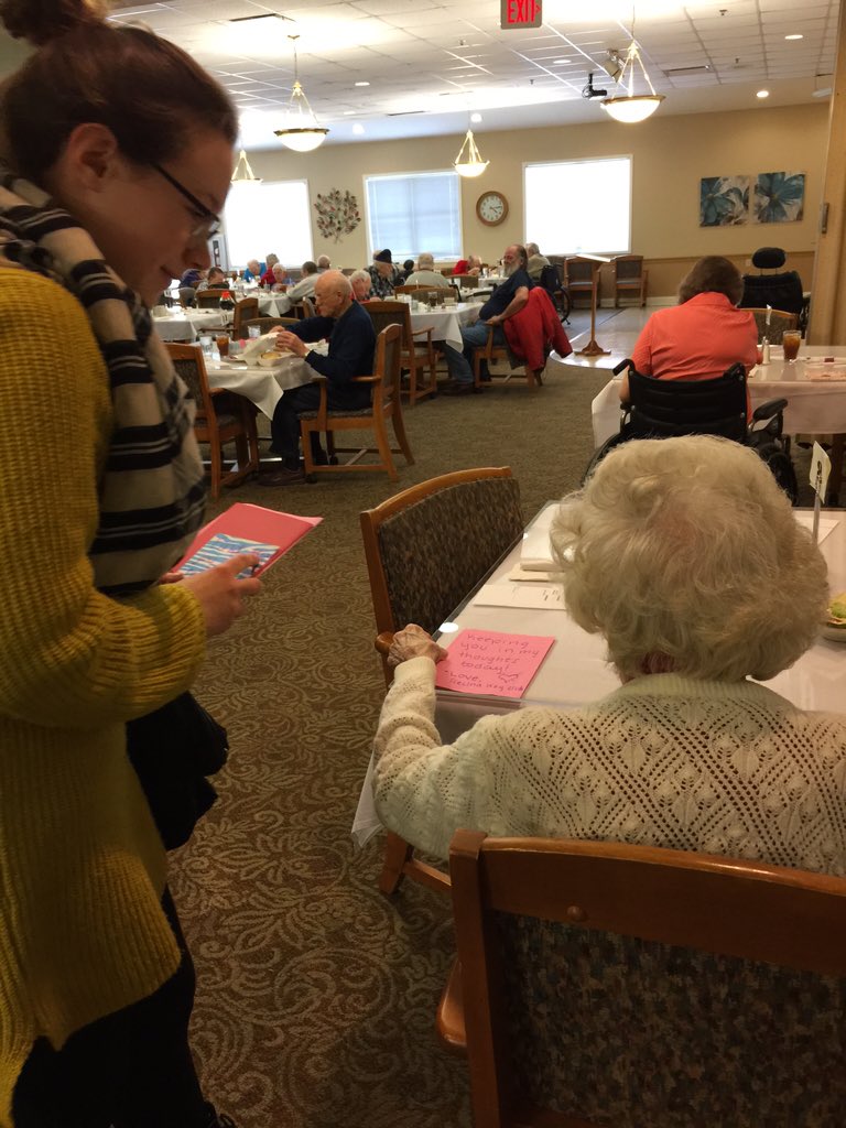 ScecinaKeyClub's tweet photo. Some of our members passing out Valentine's Day cards at Crestwood Village! Great job guys 👍🏽 https://t.co/9FQrJ3dc1s