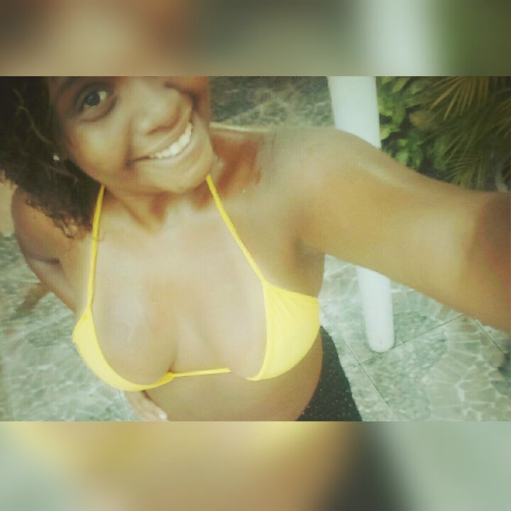 garsonethamiris's tweet photo. To soolteira, to vivendo, nem amanto e nem sofrendo🌸🍃 https://t.co/7y1lYA34OW