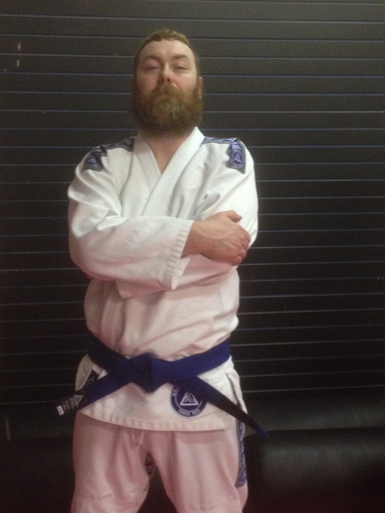 2deluded's tweet image. Thanks @GracieBrothers Got my Blue belt daaaaannnngggg!!!! #GracieCombatives #Gracieuniversity #hollywoodsuperlock