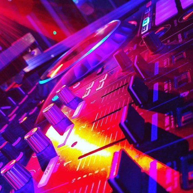 Hope everyone had a super weekend. Awesome shot from <a href="/djchrislutz/">Dj Chris Lutz</a> 
#Ripster
Website: Ripst… ift.tt/2444LJP