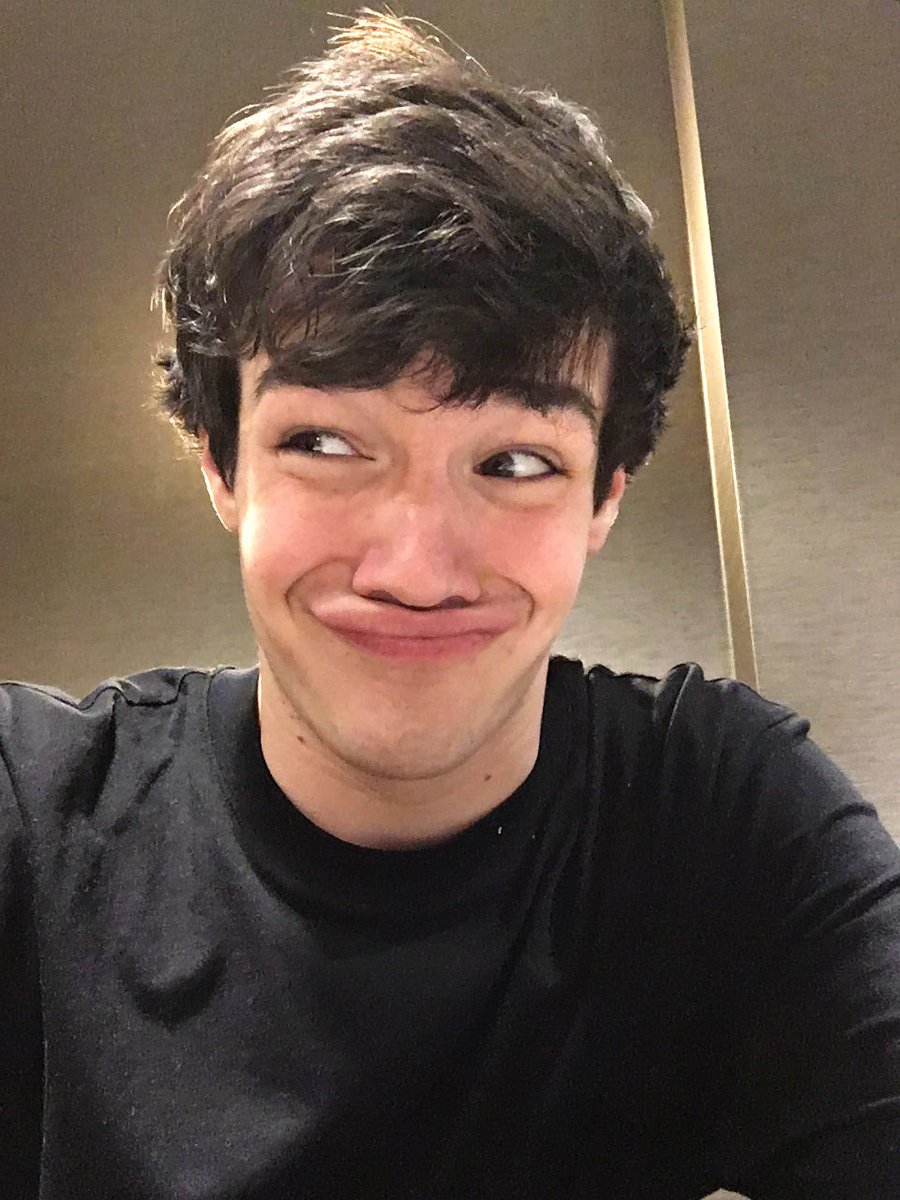 AaronCarpenter tweet picture