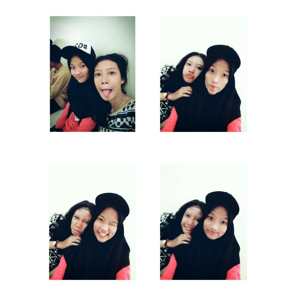 corafa_fira's tweet photo. Blu plaza https://t.co/qIEEIK6PVs