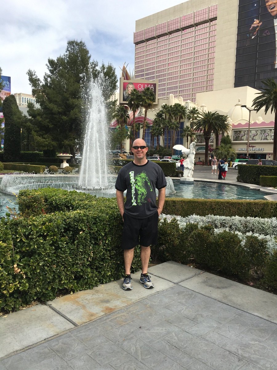 creatureplica's tweet photo. #creatureplica at Caesar's Palace-Vegas! Check out #yeti #sasquatch #rougarou #horrorhound https://t.co/J6j3l8bHzc https://t.co/zKxE4pt6Xl