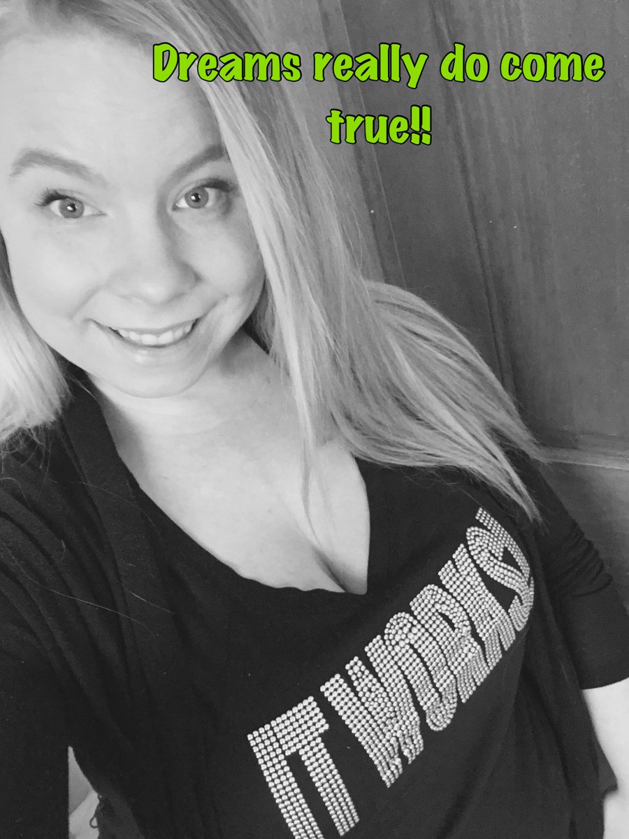 KristenNitz's tweet photo. I'm signing up distributors all day today so if you are serious about making extra money from home. Msg me NOW! https://t.co/HSCeZPRFL5