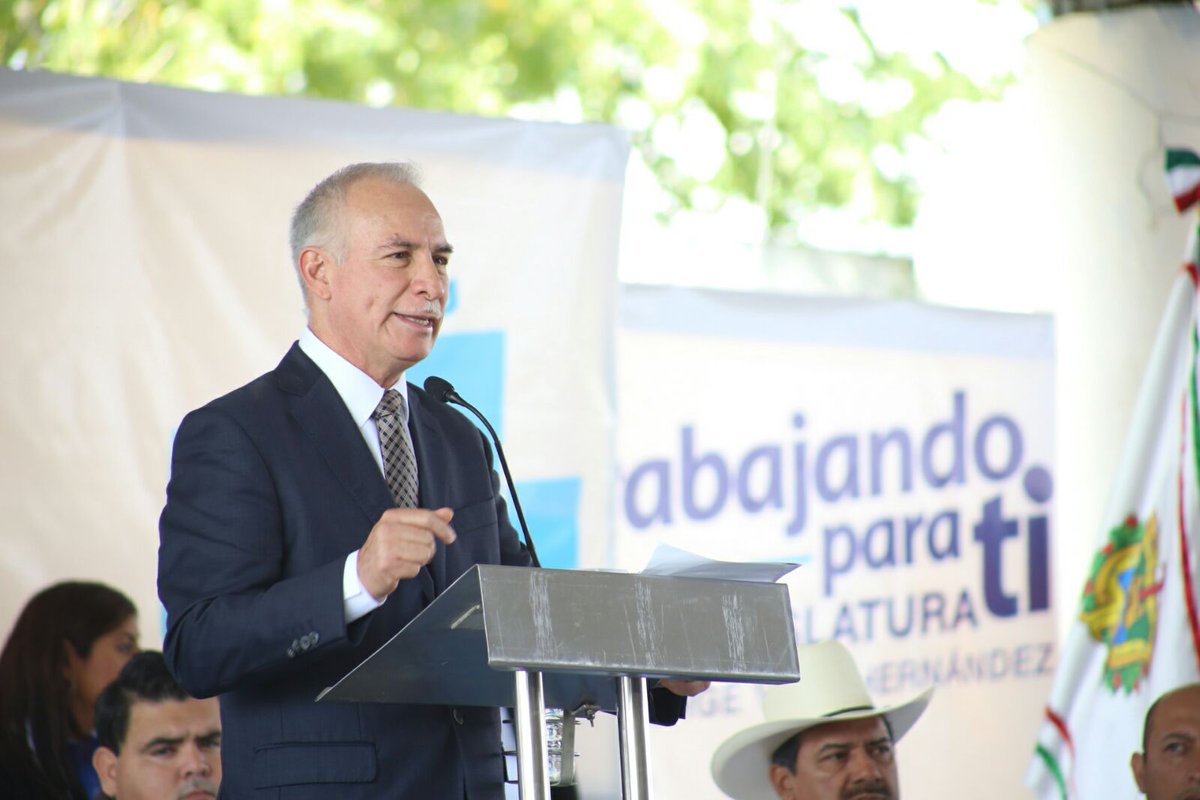 GLPANVer's tweet image. Rinde informe de labor legislativa el diputado local @JorgeVeraDip elgolfo.info/nota/356773-ri… #Álamo #Temapache