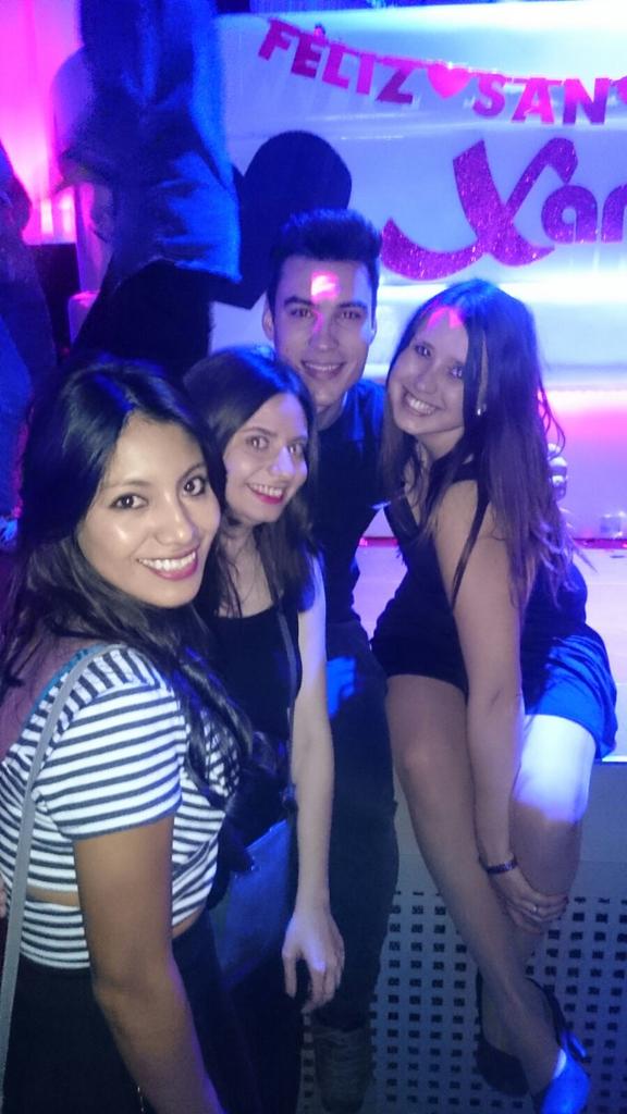 suflier's tweet photo. Gran noche en el Xandala con @OficialDaniJ y @OmarOficial__  sois uns cracks! https://t.co/NmknxIWFAm