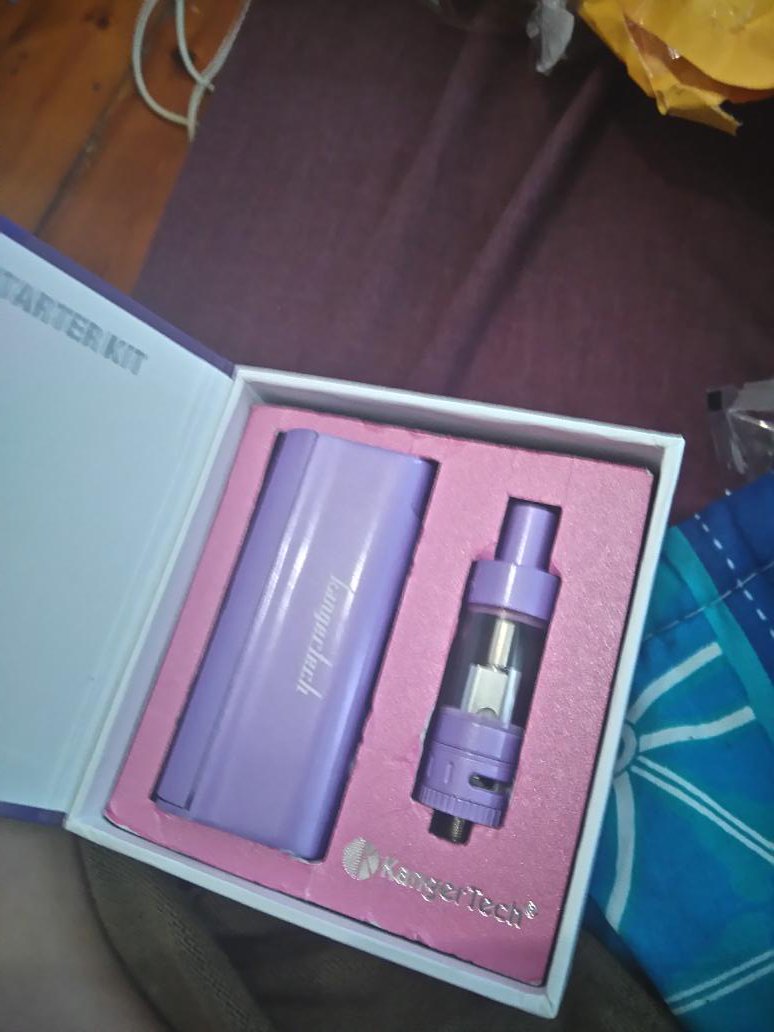 TyneTheZombie's tweet photo. My brand new Kangertech subbox mini <3 #vaping https://t.co/Sv6lzI6AyD