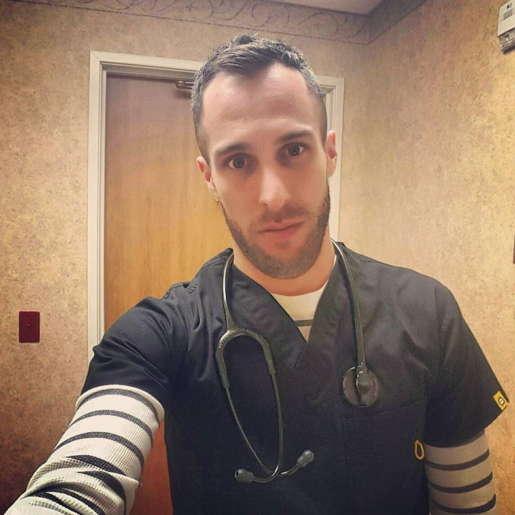 TheCaringTimes_'s tweet photo. First night shift in a while. #gaydude #gaydudeswag #guyswithstyle #guys #gay #gayboy #RN #nurse #nursesarehot #nur… https://t.co/DCOT98M4i2