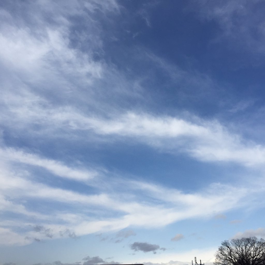 ちえみ A Twitter イマソラ 筋状の雲 風が少し冷たい朝です 夜は真冬の寒さに逆戻りとのこと 体調管理に注意 T Co V9rf8dgw14 ちえみ A Twitter イマソラ 筋状の雲 風が少し冷たい朝です 夜は真冬の寒さに逆戻りとのこと 体調管理に注意 T Co V9rf8dgw14