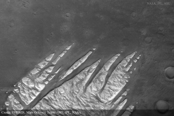 apod's tweet photo. White Rock Fingers on Mars: https://t.co/VNRr22edSO by THEMIS, Mars Odyssey Team, ASU, JPL, @NASA https://t.co/3NNF98m5y3