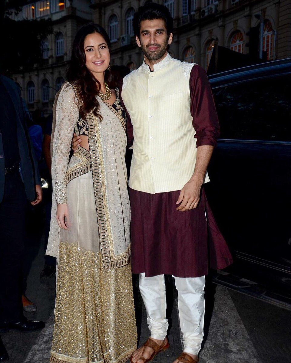 KatKaifDaily's tweet photo. [untagged] Katrina Kaif and Aditya Roy Kapur at #KGAF2016 https://t.co/hy39xm6Ydz