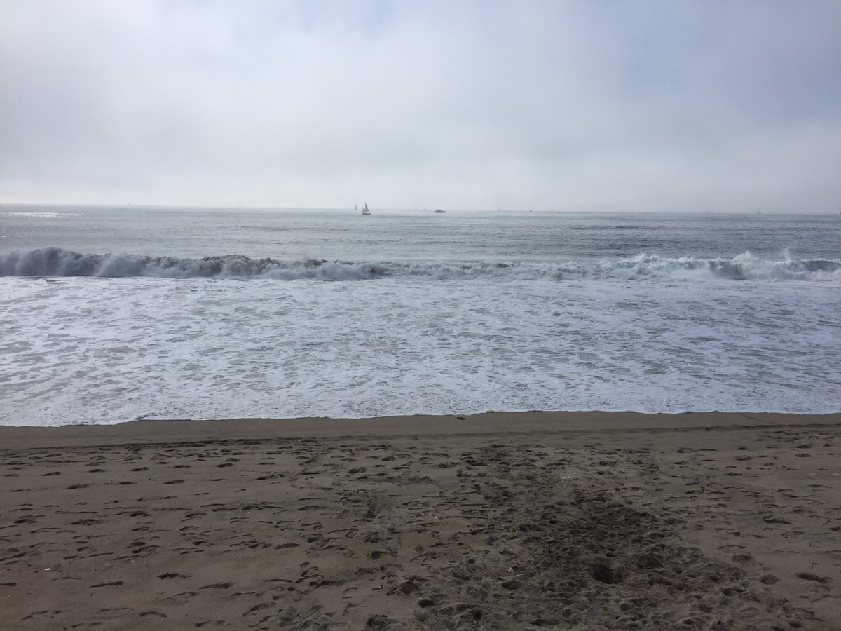 SusanaNews's tweet photo. The moment went I realized I had ran too much and I was too far away from home to run back!!! 12 miles #Uberback https://t.co/jpmhuvChPa
