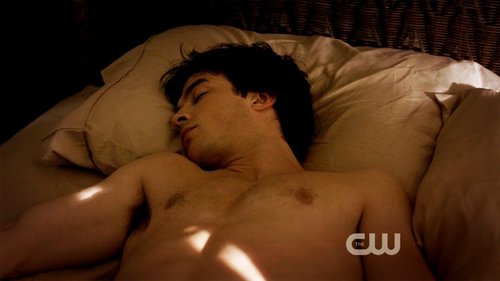 __SrSalvatore's tweet photo. Buenas noches TL #DamonOff https://t.co/hOz2ybNxGn