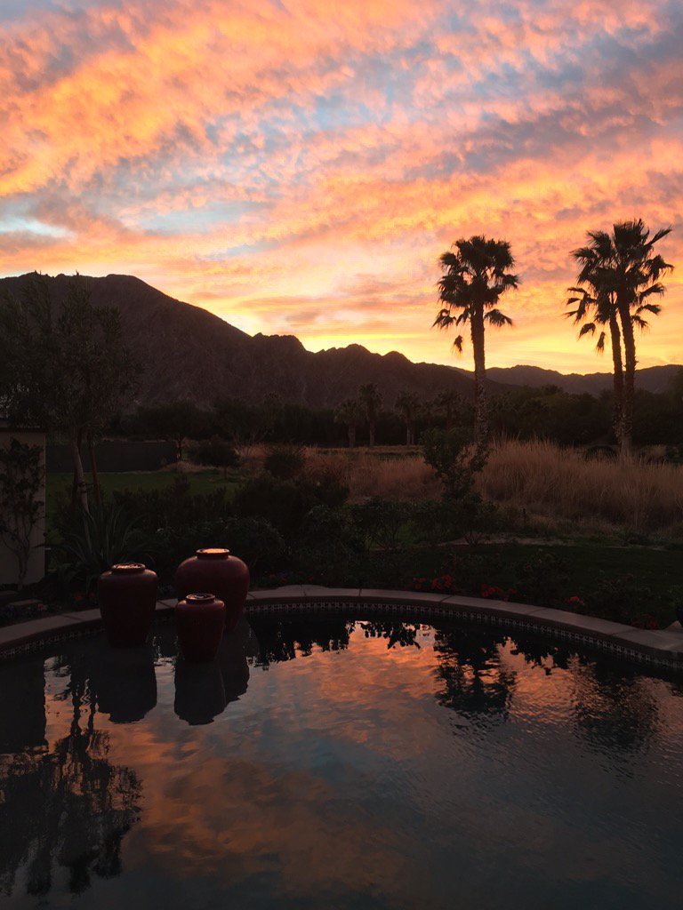UKcoachbrooks's tweet photo. A great sunset in our back yard in La Quinta. https://t.co/Zbrskex7A3