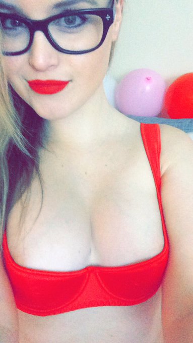 Come pop a balloon for 55tk! Lots of prizes including my new B/G vid! https://t.co/YTeljKbmk2 https://t<a href="/tag/onmfc"class="tags"><span>#onmfc</span></a>