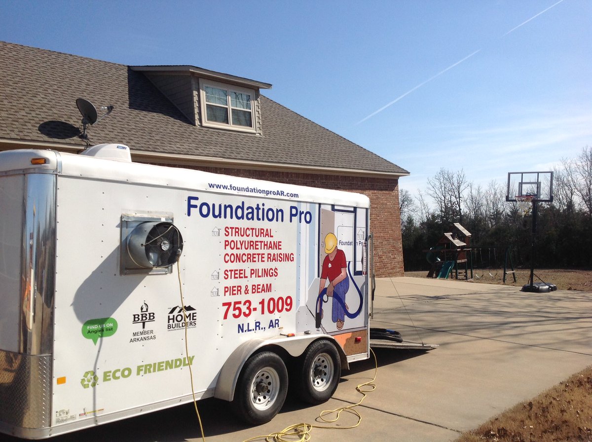 FoundationProAR's tweet photo. Structural compressed polyurethane: raising settled porch slab #concreteraising #settledconcrete #foundationpro https://t.co/Z1XogVb9w2