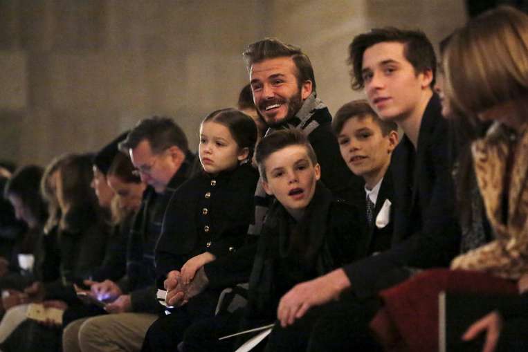 ST_LifeTweets's tweet photo. Beckhams unite for Valentine's Day New York fashion show https://t.co/gOwgcM7Bzr https://t.co/AT8I5YkKtY