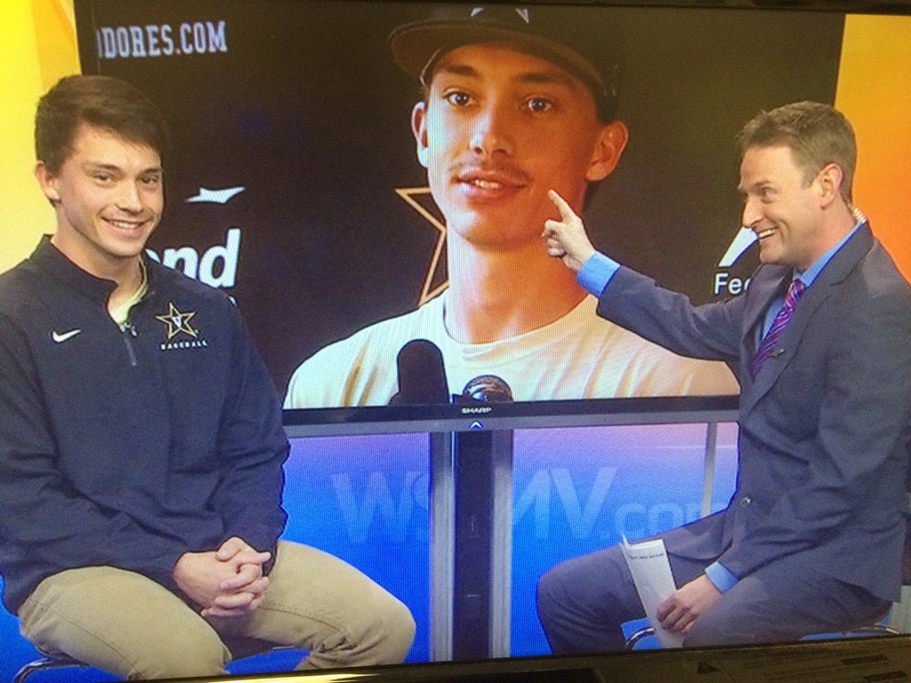 ChrisHarrisWSMV's tweet photo. That 'stache tho...
#Vandyboys
@WSMV
Inside Sports Sunday @ 10:30 https://t.co/p6QdGpu3xG