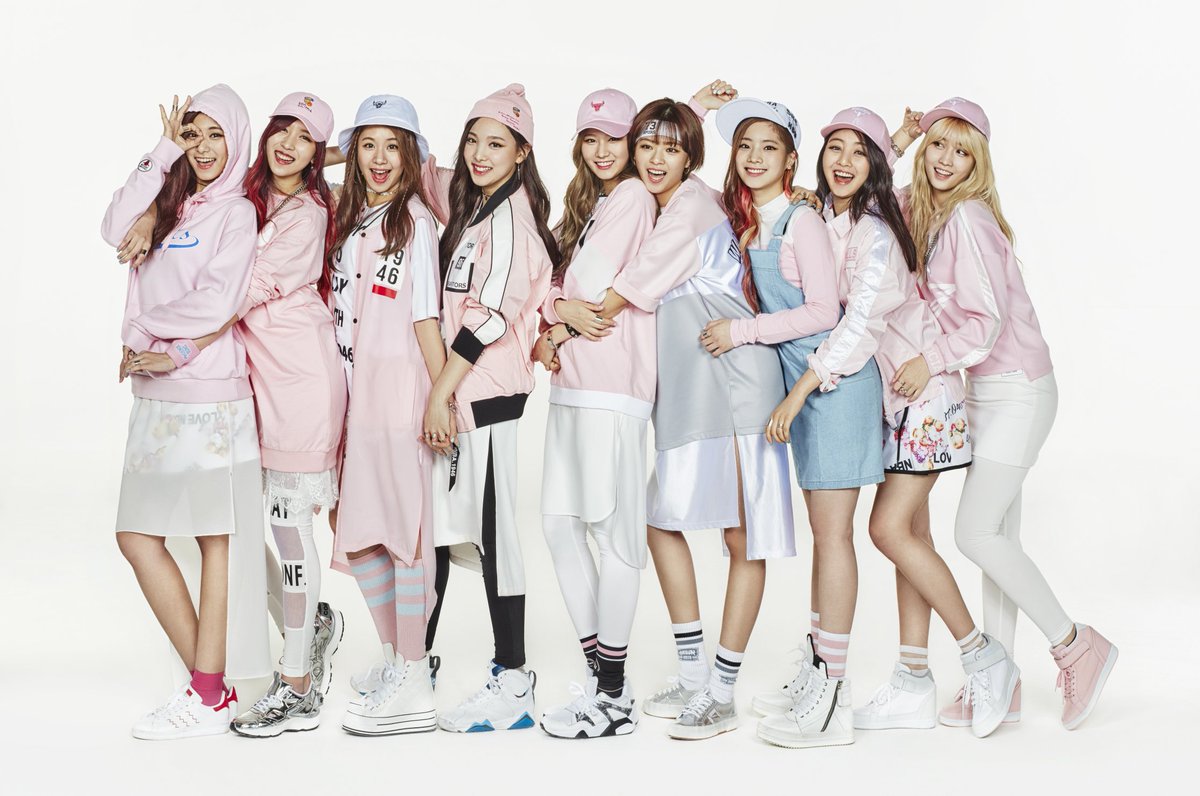 JYPETWICE's tweet photo. TWICE X NBA
'그래.우린 트와이스. 포기를 모르는 아이들이지...'
#TWICE #트와이스 #NBA #SLAMDUNK #슬램덩크 https://t.co/0CrNHHFu3K