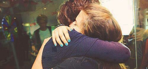 shinelouiss27's tweet photo. 🌙 someday someone will hug you so tight, that all your broken parts will be reunited again 🌙 11:11 https://t.co/XmozYgF49C