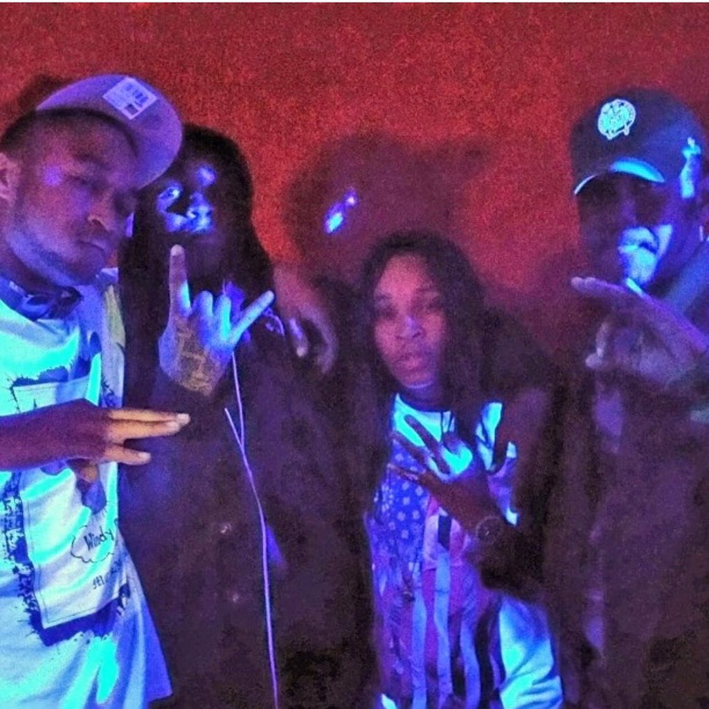 LilDxx_'s tweet photo. @Mr_Mike_Jones https://t.co/ZkSYs34IQO I promise this song is 🔥🔥 https://t.co/ZhGl8JYJfj