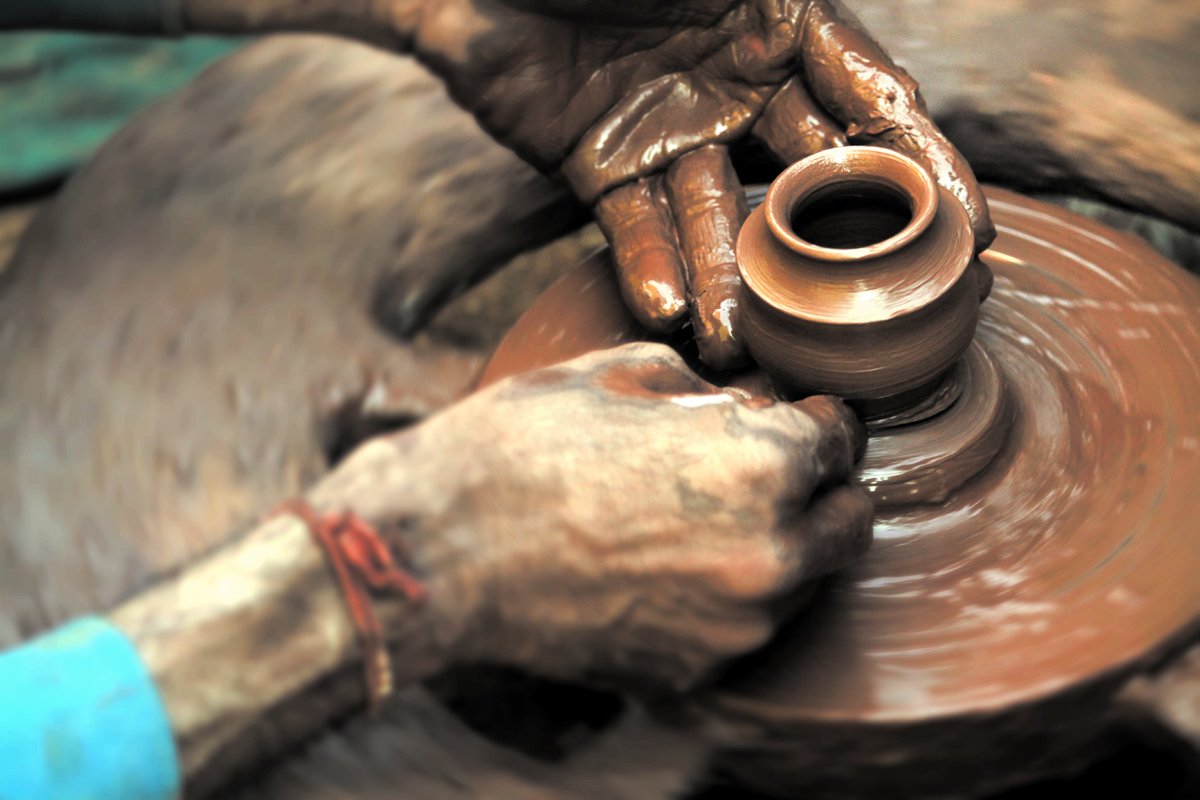PrajeshGaonkar's tweet photo. The Potter 
#2016 more #travel &amp;#writing 
#travelphotography #travelblogger #ExploreAndInspire #MakeInIndia #art https://t.co/OTTbtcNgVg