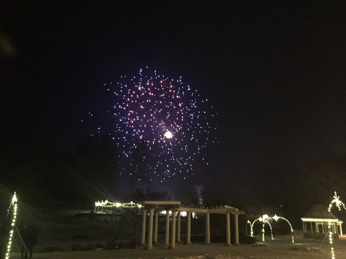 Rick_brown30's tweet photo. Fireworks @OmniHomestead on Valentine's Day.  Major brownie points scored. https://t.co/MblsbhL5UK