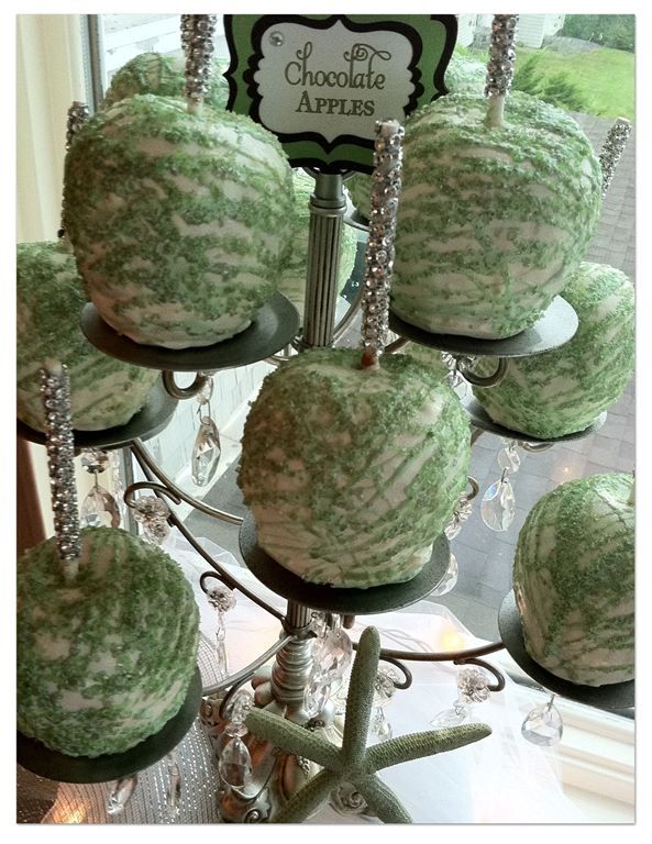 -sends <a href="/WickedQueenZ/">Wicked Z</a> a boxed gift; made a ribbon from one of her bras she thought went missing- #HappyValentinesDay