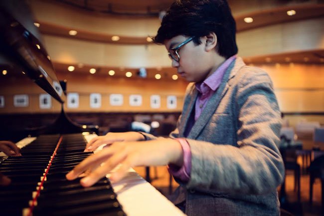 Besok, Joey Alexander sepanggung dengan musisi-musisi internasional di #GRAMMYs Awards 2016 bit.ly/1ouGE6G