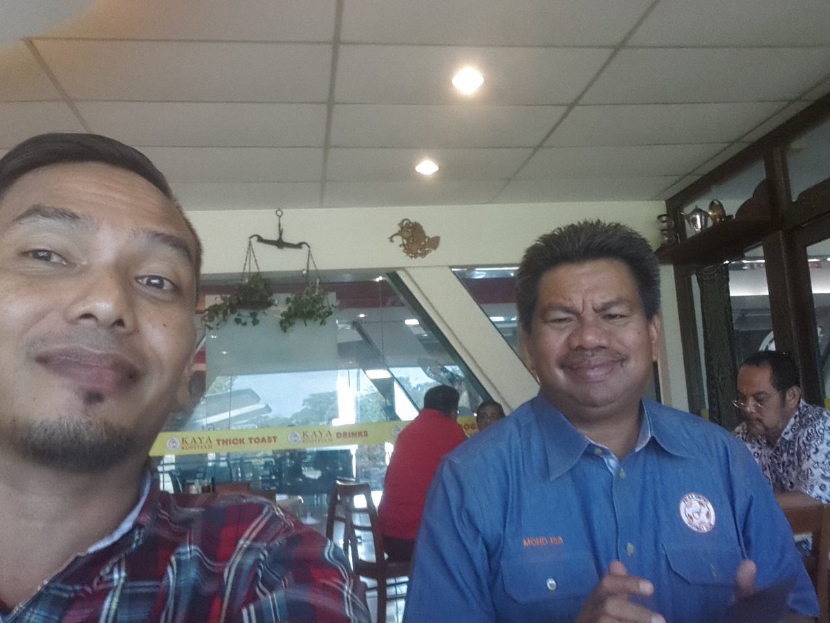 AanJaafar's tweet photo. Breakfast dgn kawan otai https://t.co/f3v6BEIlep