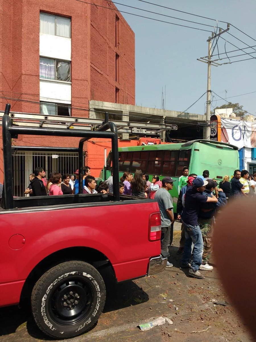 .<a href="/CDMX_Semovi/">Secretaría de Movilidad Fácil (Se MoFa)</a> Revocará concesión de unidades de rutas 15 y 1 involucradas en accidente 7 lesionados y 1 fallecido