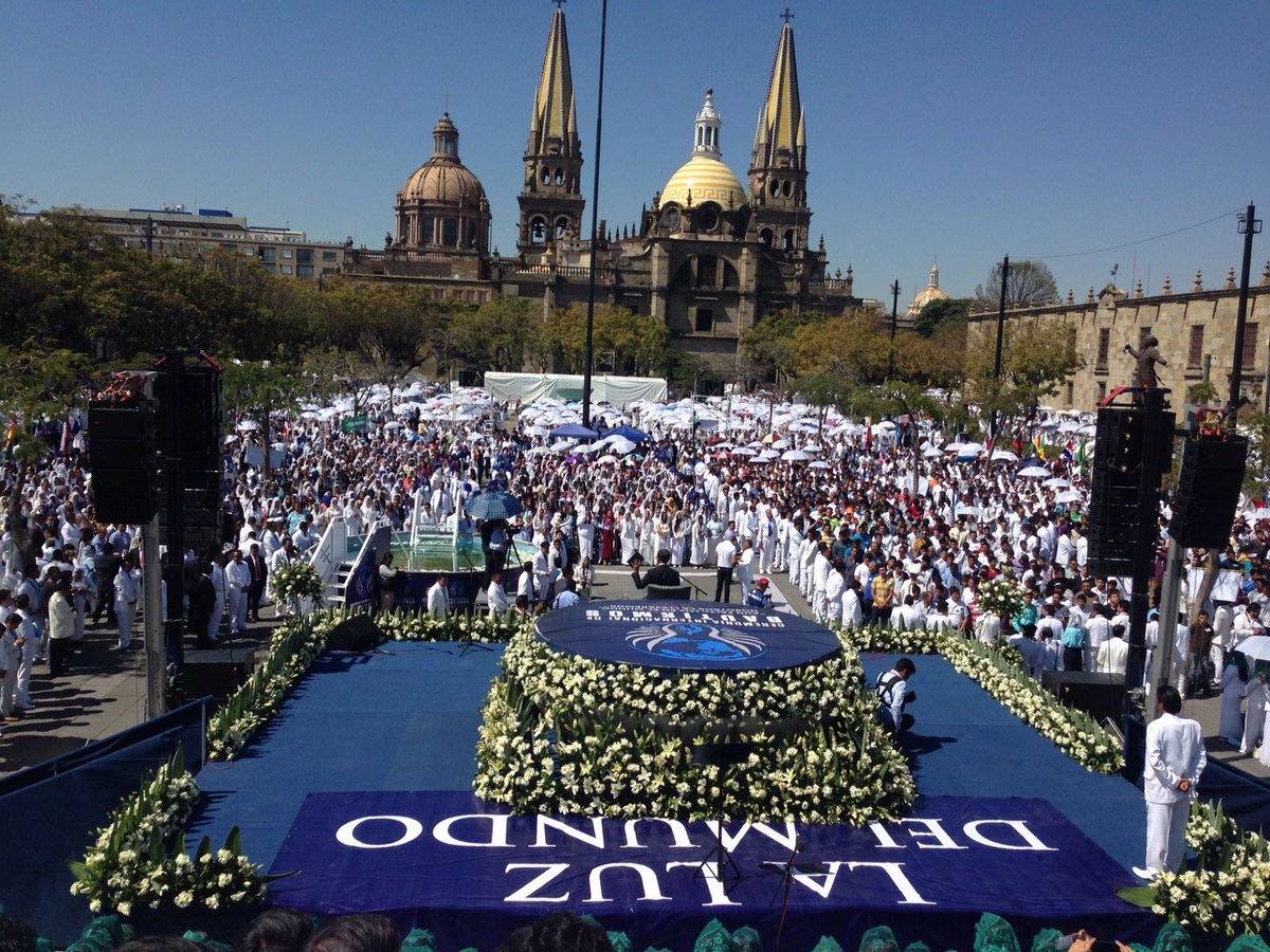 nnybe21's tweet photo. Y lo que te falta ver GDL hermosa
#SoyLuzdelMundo 
#LdmBautismos https://t.co/EaG3VU7LmE