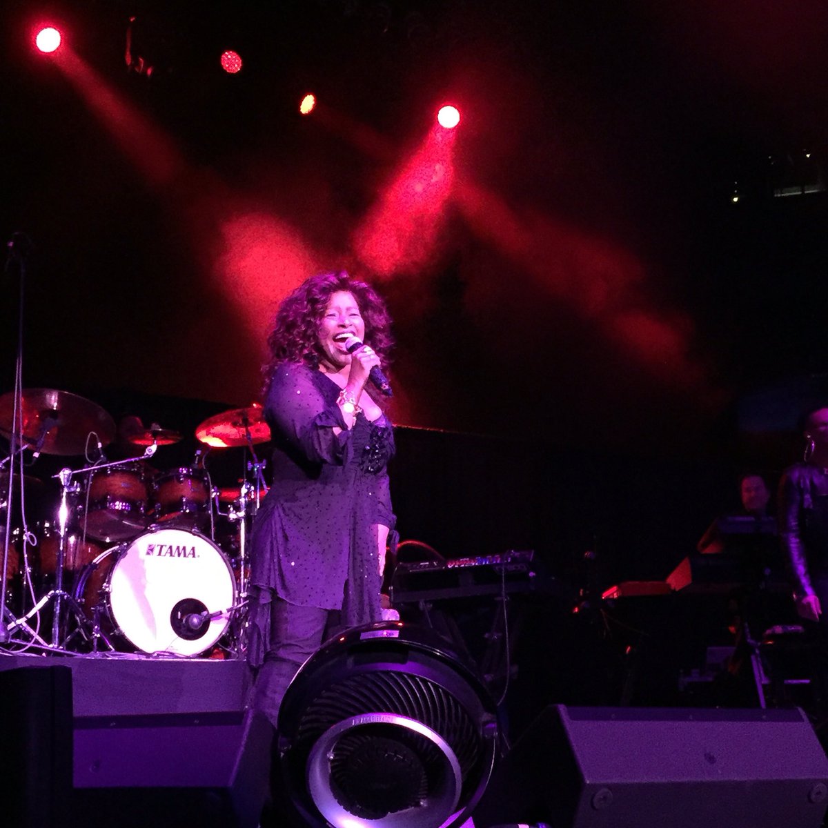 OaklandArena's tweet photo. #ChakaKhan has arrived!!! #legendsoflove https://t.co/VhjF8XKqBb