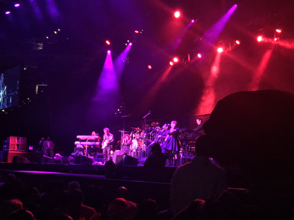 KBLX's tweet photo. The beautiful @ChakaKhan. #LegendsOfLove https://t.co/0aaijuWFtP