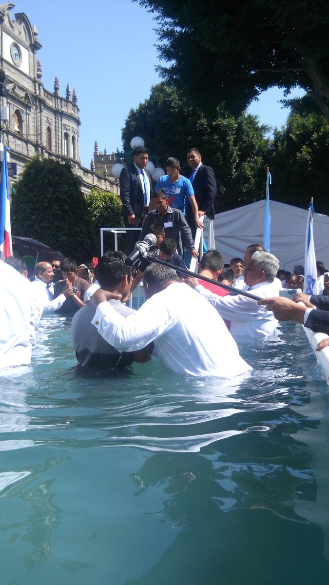 elydreyes's tweet photo. #LdmBaustismos #SoyLuzdelMundo. Bautismos en puebla https://t.co/g0Cnjm5EUe