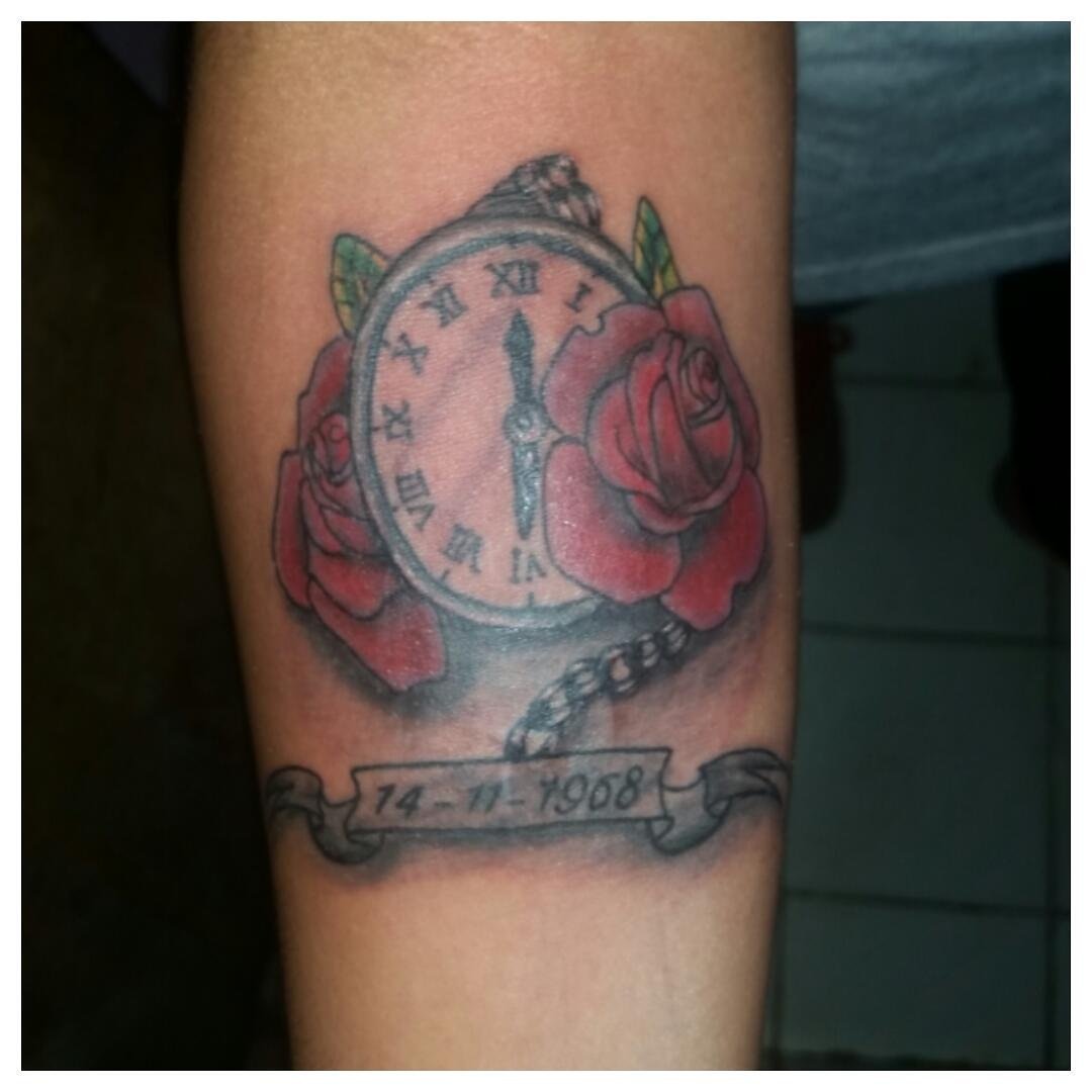 ferney2905's tweet image. #tattoo #arte #reloj
