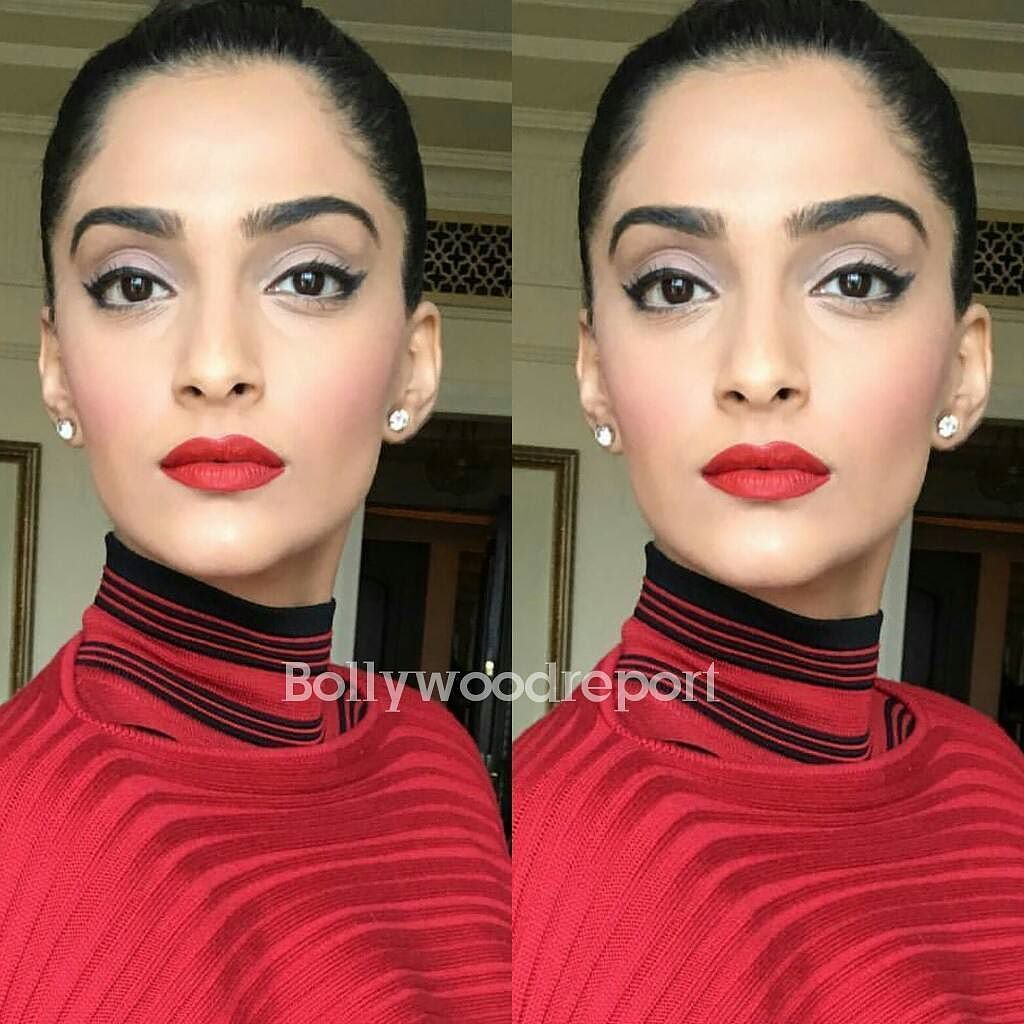 Rate the look👉1~10. .
.Closeup of Sonam Kapoor todays look for Neerja promotions in Ferrag… instagram.com/p/BBzc160KCXo/