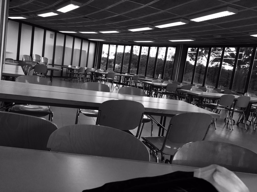 lucia_zhao95's tweet photo. @lucia zhao ye @e_distribution el silencio para mi es tranquilidad, sala de estudios, ... https://t.co/3E8ccDvwBh