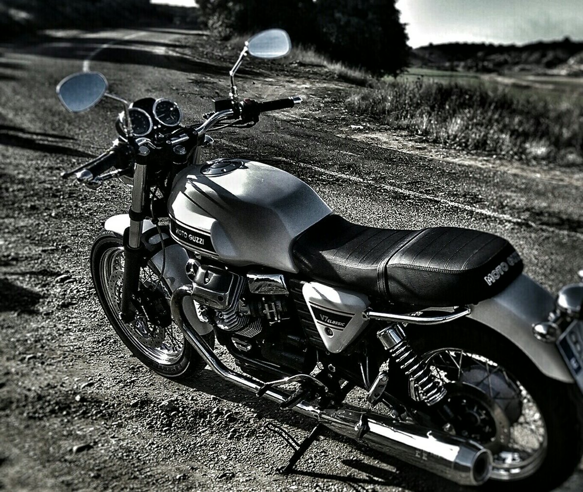 moises1087's tweet photo. Estoy enamorado de mi italiana #motoguzzi https://t.co/tTwH6tD6v6