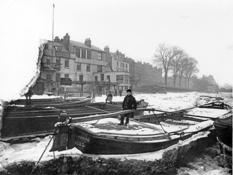 WMuseum's tweet photo. Wintry showers predicted... hopefully the Thames won't freeze as in 1880! #weatherwoes #snow #frozenThames https://t.co/8ATaB3RivL