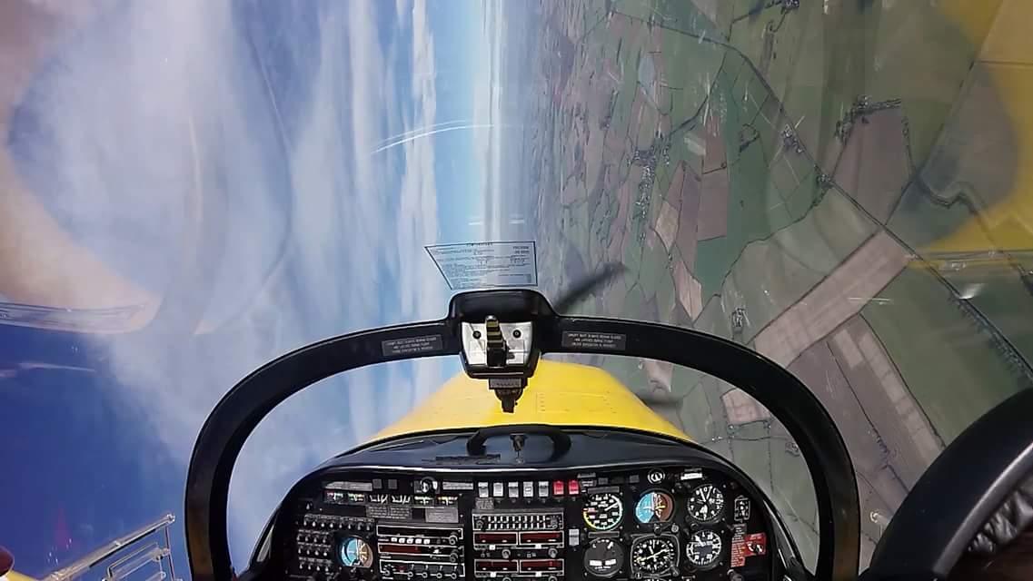 Why fly straight and level when you can fly perpendicular #flying #avgeek #slingsby