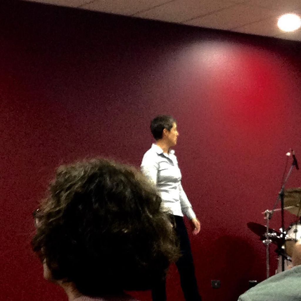 EvolveHolistic's tweet photo. Dr Rachel Hall live on stage #presenter #socialmedia #moveoverEllen #theresmoretocome https://t.co/8wC7fuqlGp