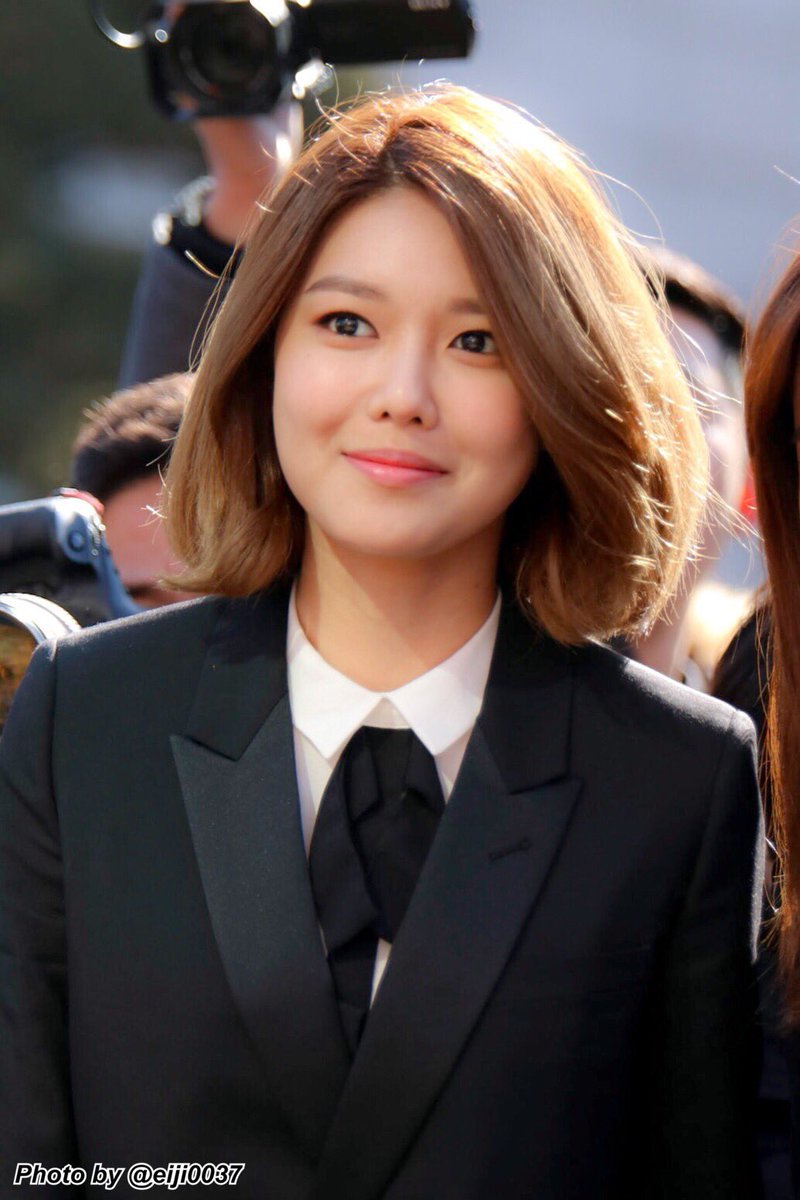 [PIC][15-02-2016]SooYoung và Yuri tham dự Lễ Tốt nghiệp của Trường Đại học Chung-Ang vào trưa nay CbP4M-VUYAAo8Gf