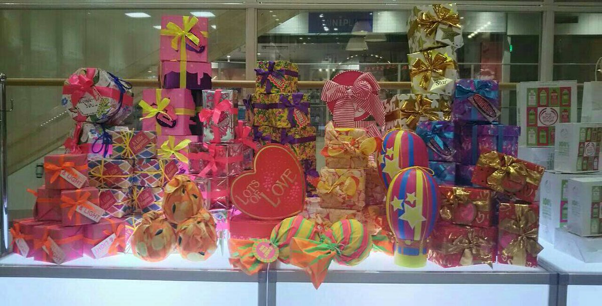 ラッシュららぽーと磐田店 Twitterren ららぽーと 磐田店では 毎年館内にホワイトデーをイメージしたギフトのディスプレイを行っています 本日より発売の限定商品も是非 ご覧ください Lush ららぽーと磐田 ホワイトデー T Co D4tf7oibfx