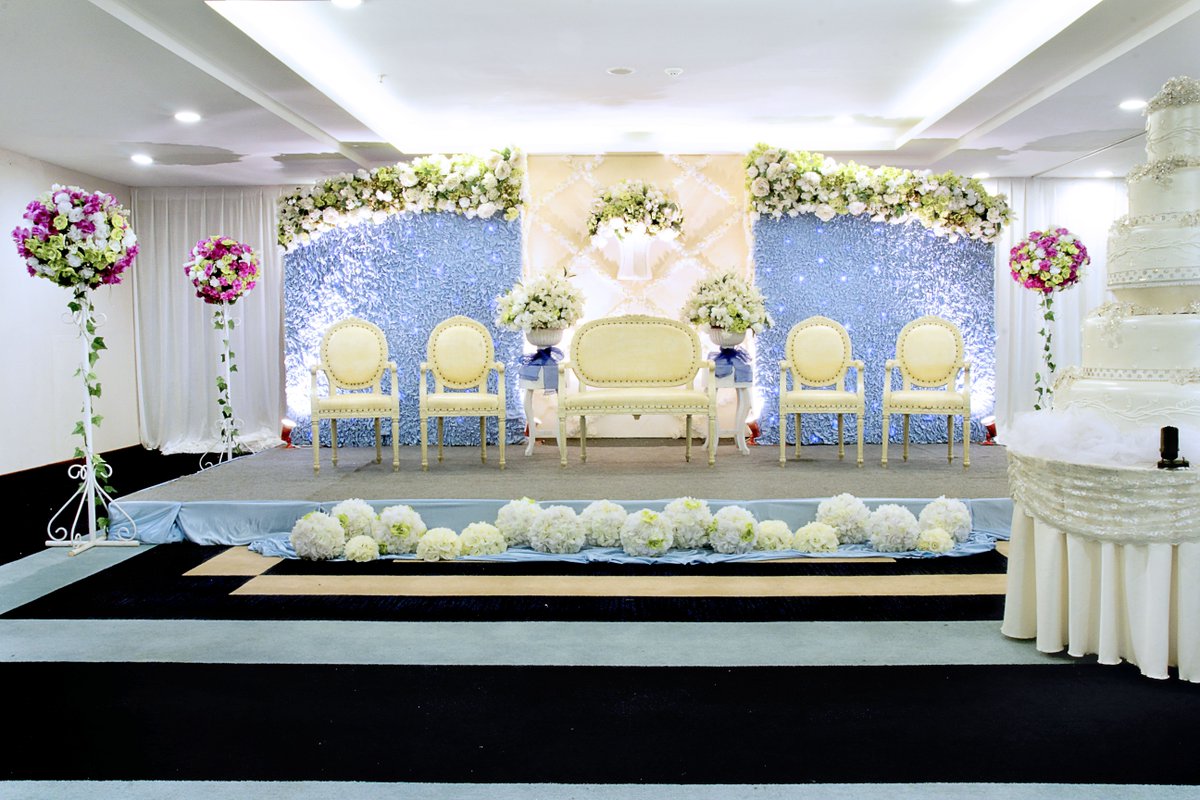 grand_pacific's tweet photo. Wedding Package Starting Rp. 35.000.000 For 300 Pax, More Info Call 022-4221100 https://t.co/QVs33omXb2