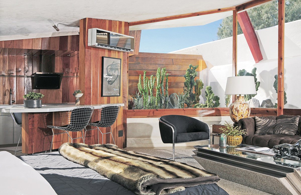 Top Ten Travel Tips tweet media